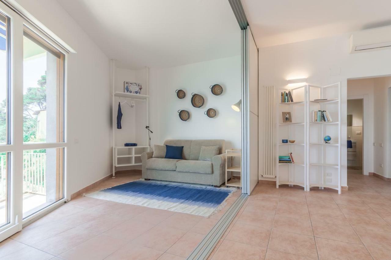 Sulla Spiaggia Di Toto E Tota Tellaro Extérieur photo